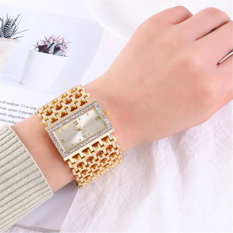 Relojes de lujo de moda para mujer, diseño de esfera brillante, relojes de pulsera de cuarzo para mujer, pulsera de aleación con diamantes cuadrados para mujer