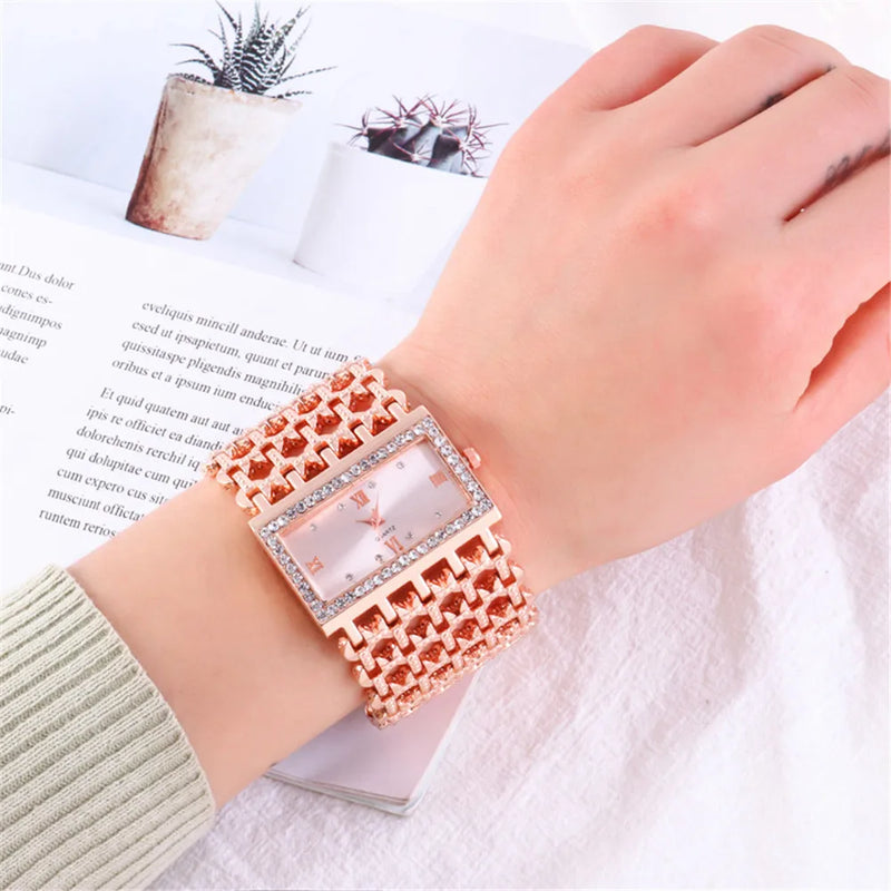 Relojes de lujo de moda para mujer, diseño de esfera brillante, relojes de pulsera de cuarzo para mujer, pulsera de aleación con diamantes cuadrados para mujer