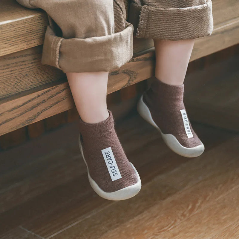 Primeros zapatos para bebés, andadores para niños pequeños, bebés, niños y niñas, suela blanda de goma, zapatos casuales descalzos, botines de punto antideslizantes