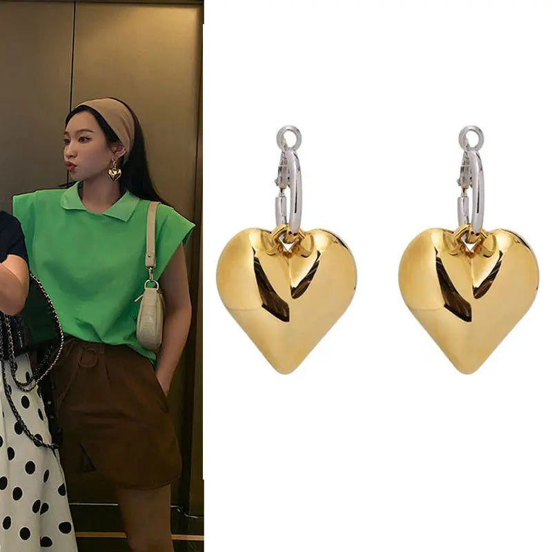 2024 Chic Heart Huggie Hoop Earrings Asymmetric Big Earrings For Women New Gold Color Fashion Jewelry Girl Gift Wholesale