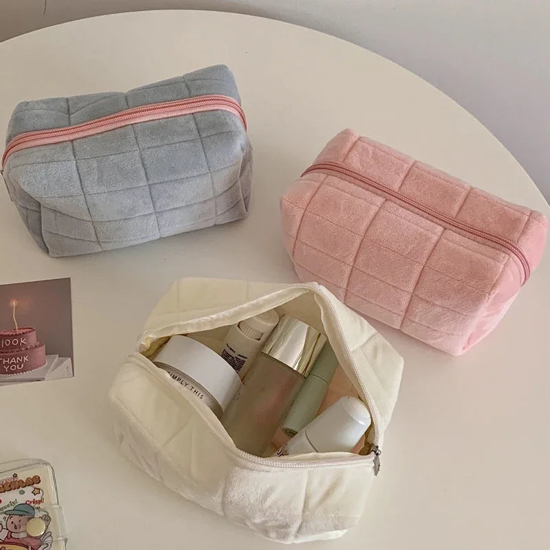 Bolsa de maquillaje grande de piel suave, organizador de felpa dulce con cremallera, bolsa de mano, bolsa de almacenamiento multifuncional para lavado de cosméticos y viajes