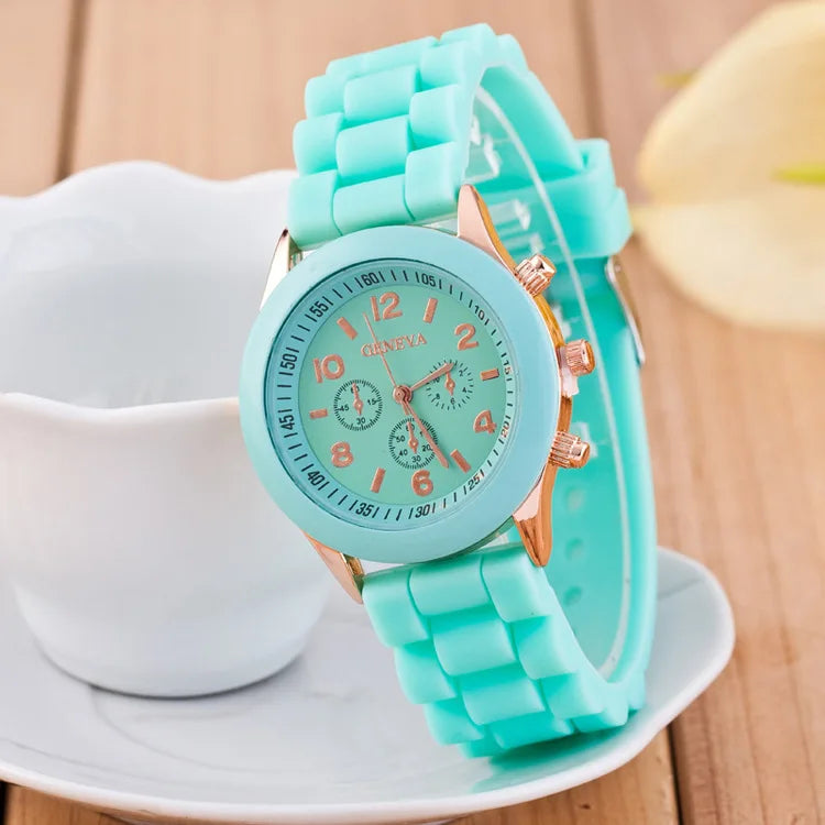 Relojes de mujer 2023 Nueva marca de moda de lujo Reloj de mujer Correa de silicona Reloj de pulsera de cuarzo para mujer Relogio Feminino Zegarki