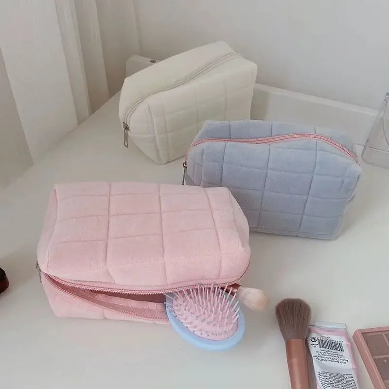 Bolsa de maquillaje grande de piel suave, organizador de felpa dulce con cremallera, bolsa de mano, bolsa de almacenamiento multifuncional para lavado de cosméticos y viajes