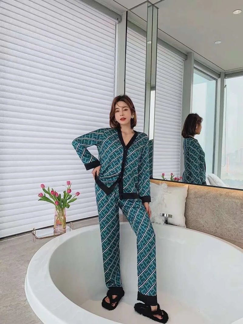 Women's Pajamas Set V Neck Design Luxury Cross Letter Print Sleepwear Silk Like Home Clothes XXL Large Size Nightwear