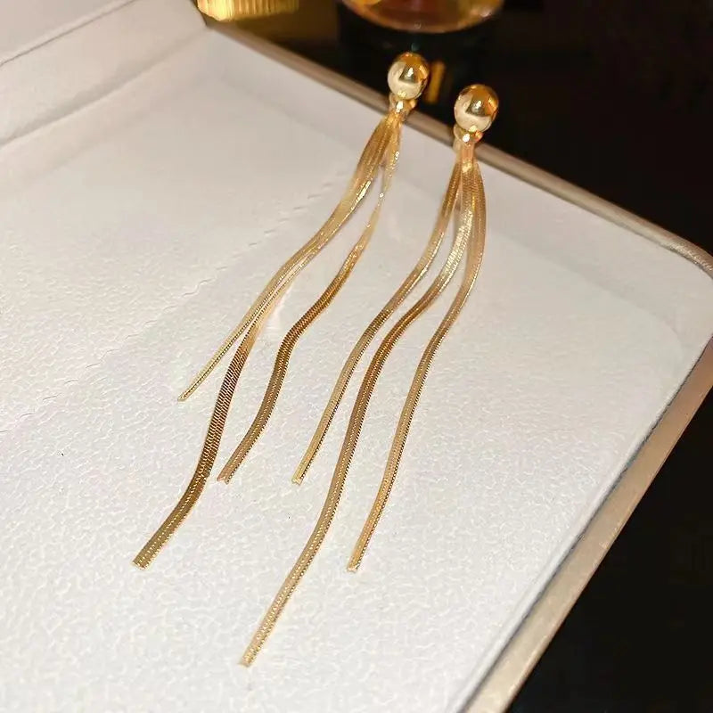 New Fashion Trend Unique Design Elegant Exquisite Long Snake Bone Tassel Earrings For Women Jewelry Wedding Party Premium Gift