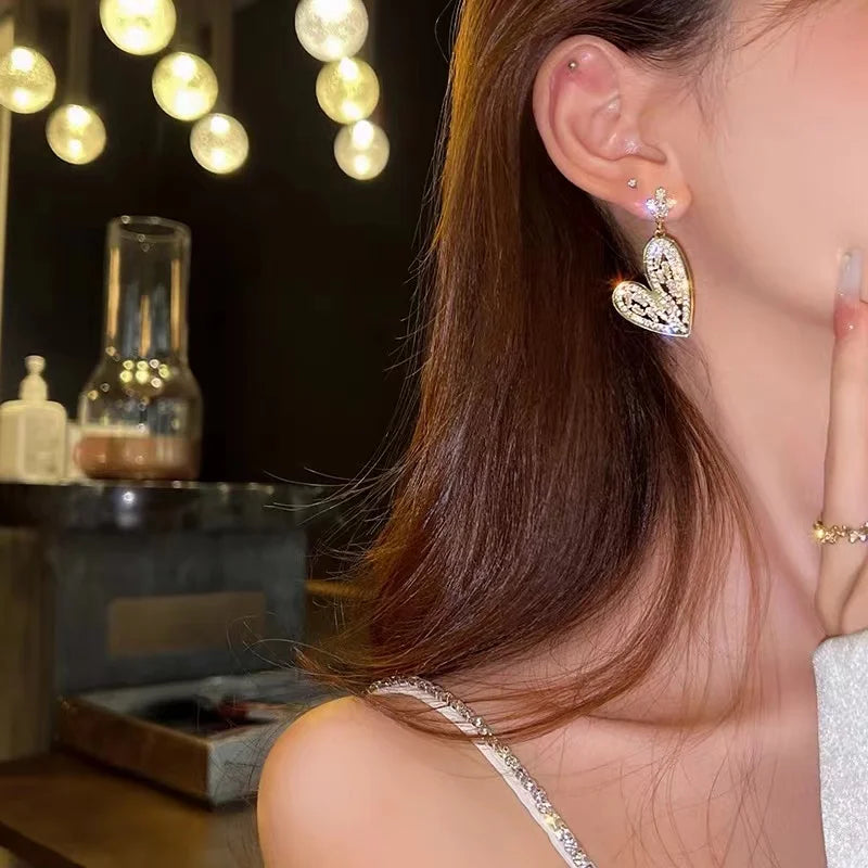 New Fashion Trend Unique Design Elegant Exquisite Long Snake Bone Tassel Earrings For Women Jewelry Wedding Party Premium Gift