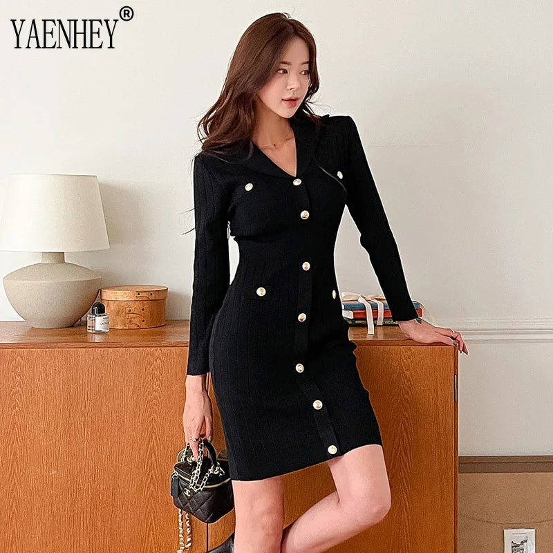 Vestido mini ajustado de punto elegante negro para mujer, vestido sexy ajustado con cuello en V y manga larga con botones cruzados en la cadera, vestido corto elegante coreano para otoño 2023