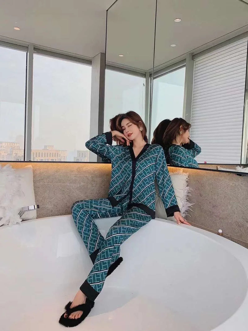 Women's Pajamas Set V Neck Design Luxury Cross Letter Print Sleepwear Silk Like Home Clothes XXL Large Size Nightwear