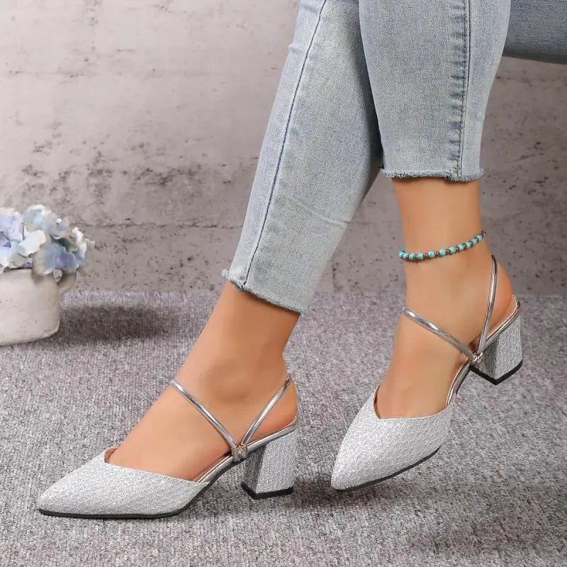 Zapatos de tacón alto con adornos dorados y plateados para mujer, zapatos de fiesta a la moda con tiras en la espalda, sin cordones, con punta en pico y tacón grueso