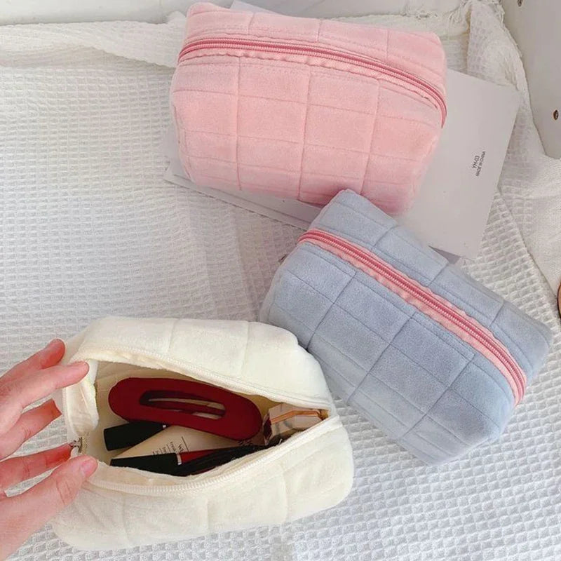 Bolsa de maquillaje grande de piel suave, organizador de felpa dulce con cremallera, bolsa de mano, bolsa de almacenamiento multifuncional para lavado de cosméticos y viajes