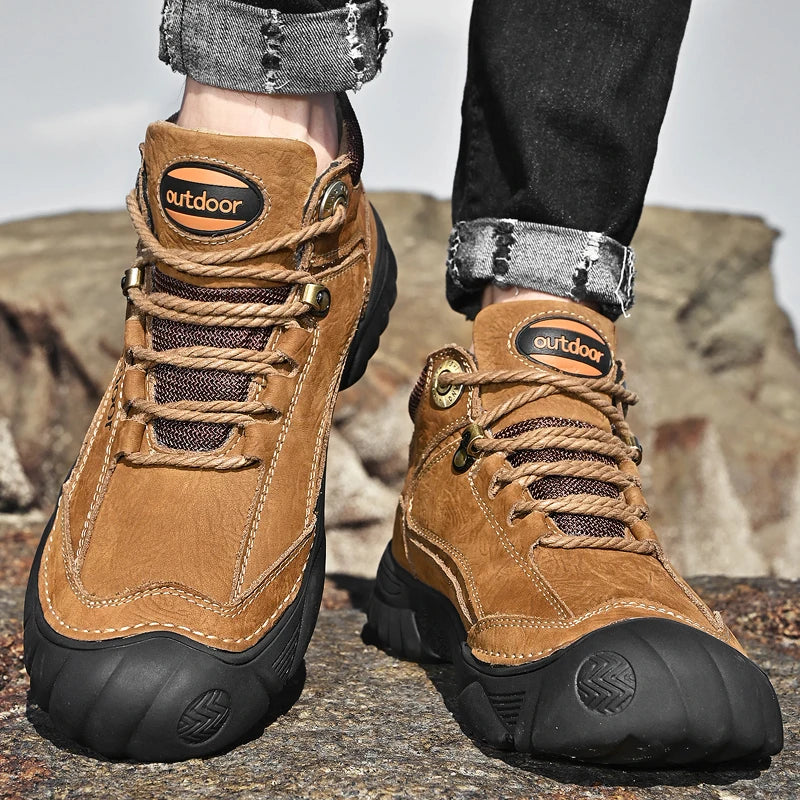 Nuevas botas de hombre para exteriores, zapatos casuales de cuero genuino, botas de escalada, senderismo, botas de invierno cálidas, zapatos de nieve de marca de lujo para hombre, zapatos de senderismo