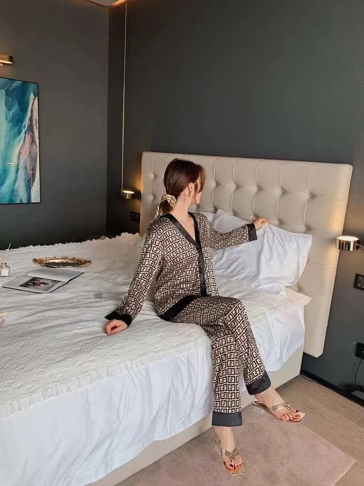 Women's Pajamas Set V Neck Design Luxury Cross Letter Print Sleepwear Silk Like Home Clothes XXL Large Size Nightwear